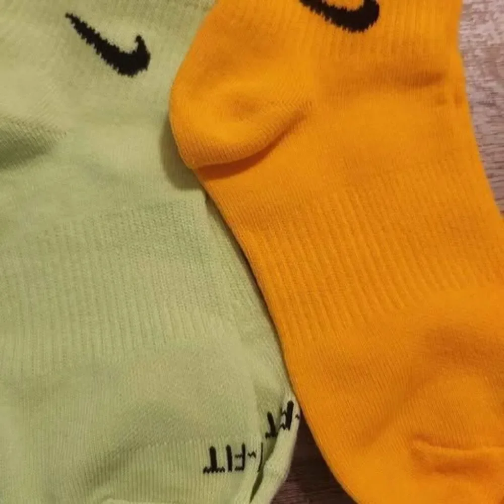 Nike pair ankle